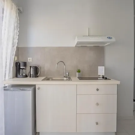 Aggelos & Deluxe Nydri (Lefkada)