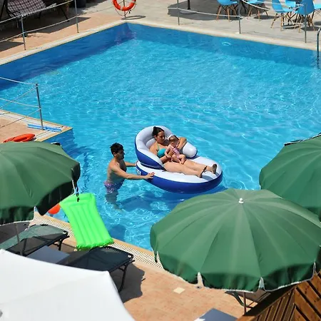 Aggelos & Deluxe Aparthotel