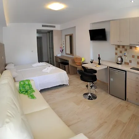 Aparthotel Aggelos & Deluxe