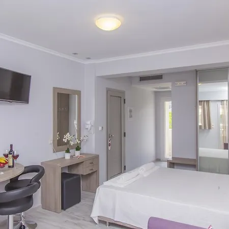 Aparthotel Aggelos & Deluxe