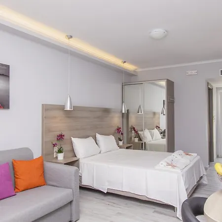 Aparthotel Aggelos & Deluxe