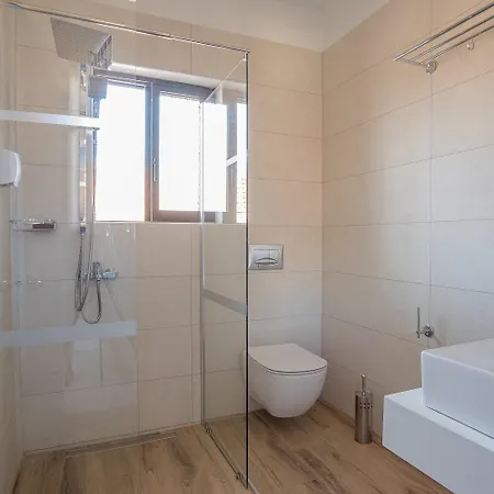 Aggelos & Deluxe Nydri (Lefkada)