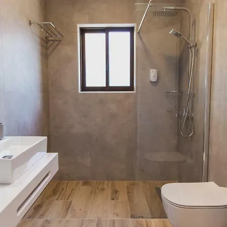 Aparthotel Aggelos & Deluxe 4*