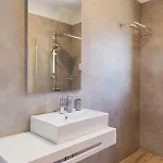 Aggelos & Deluxe 公寓式酒店 4*