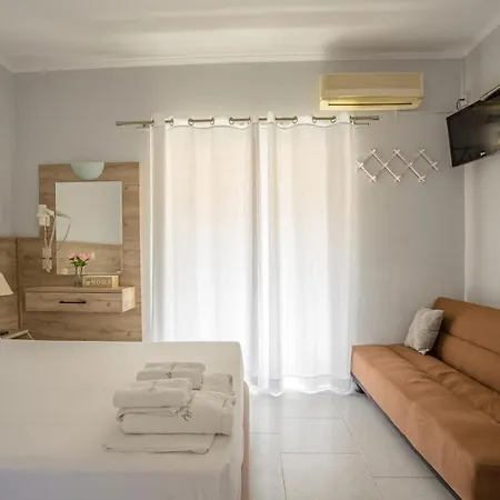 Aggelos & Deluxe Aparthotel