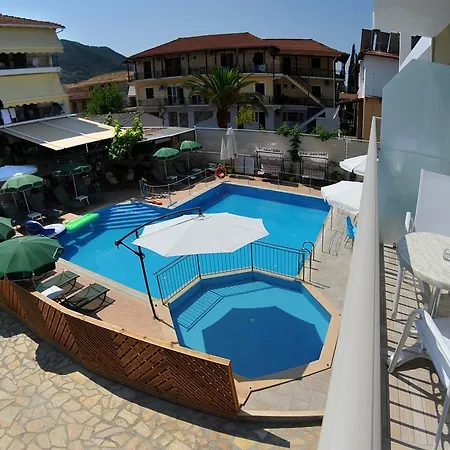 Aggelos & Deluxe Aparthotel