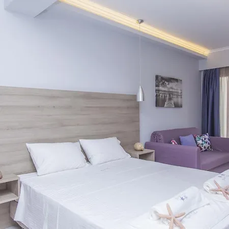 Aggelos & Deluxe Aparthotel