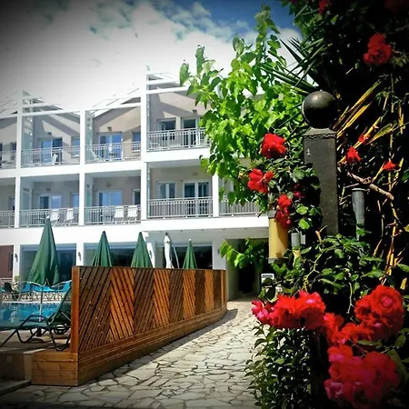 Aggelos & Deluxe Aparthotel